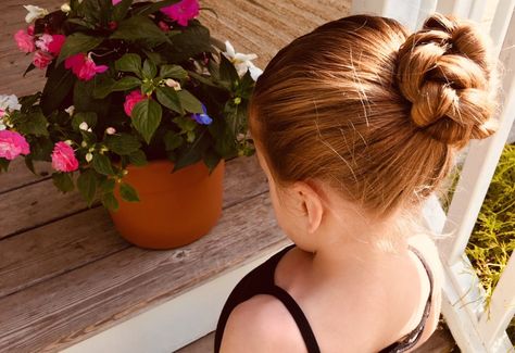 Easy Ballerina Bun, Toddler Dance Hair, Ballet Girl Aesthetic, Dancers Bun, Recital Hairstyles, Dance Recital Hair, Ballerina Hairstyles, How To Bun, Recital Hair