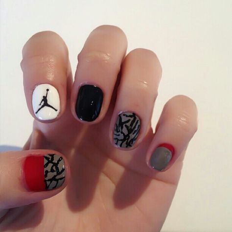 Air Jordan nails I love these hehe Jordan Nails, Sneaker Nails, Nike Nails, Web Nails, Mankato Minnesota, Sports Nails, Racun Shopee, Inspired Nails, Nail Polish Art