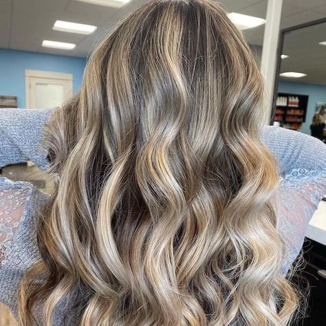 Teasy Highlights, Teasy Lights Blonde, Tone Yellow Hair, Teasy Lights, Ash Blonde Highlights, 2023 Hair, Caramel Blonde, Hair Color Chart, How To Lighten Hair