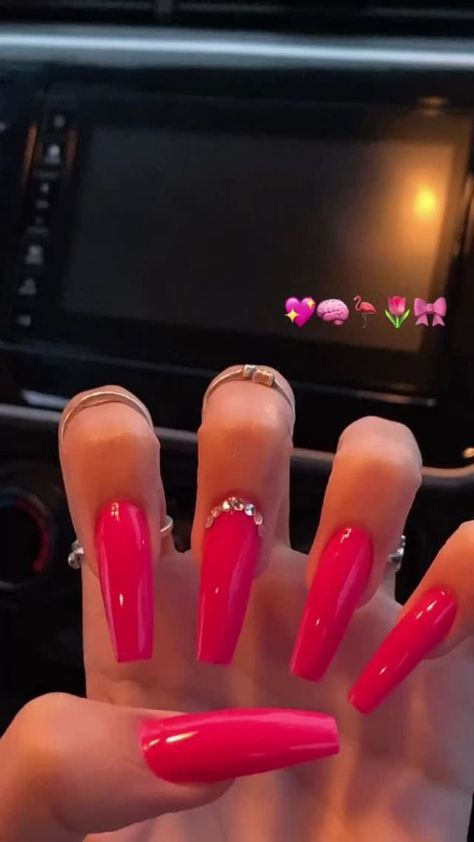 Valentines Day Nails Fuschia, Aqua Nails, Tapered Square Nails, Acrylic Press On Nails, Acrylic Nails Coffin Pink, Ballerina Nails, Bling Acrylic Nails, Pink Nail, Pink Acrylic Nails