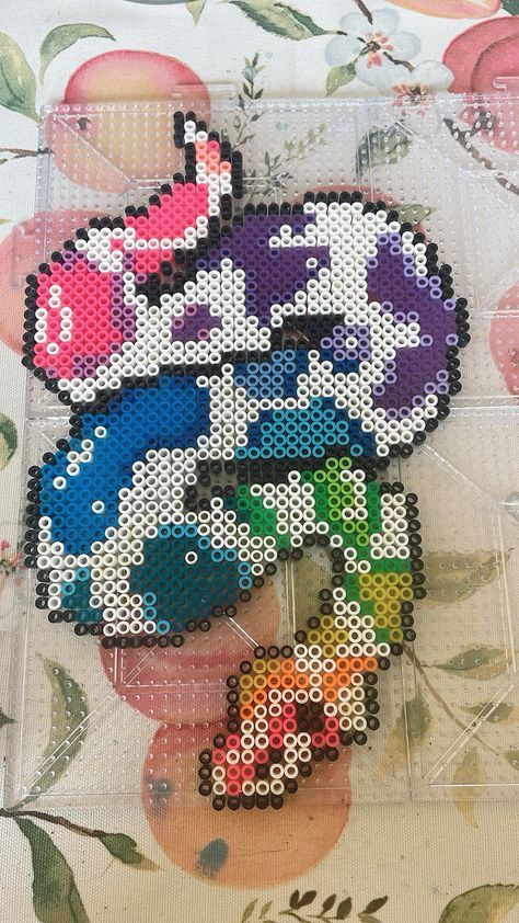 Pearler Bead Pokemon, Killua Perler Beads, Intricate Perler Bead Patterns, Cool Perler Bead Designs, Bead Melt Ideas, Mothman Perler Bead, Big Perler Beads Ideas, Peeler Bead Ideas Big, Perler Bead Snake