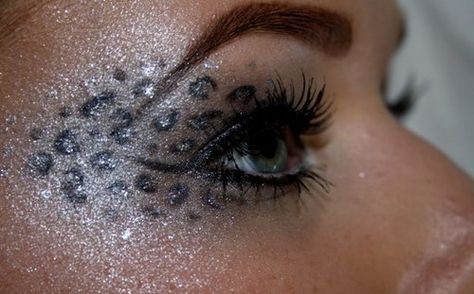 Black and Grey/Silver Cheetah. 2000s Makeup Looks, Cheetah Makeup, Leopard Eyes, Cheer Makeup, Leopard Makeup, Show Makeup, Cool Makeup Looks, Makeup Guru, Costume Makeup