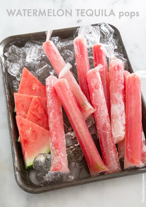 Watermelon Tequila Pops Watermelon Tequila, Boozy Popsicles, Watermelon Recipes, Popsicle Recipes, Ice Pops, Slushies, Frozen Treats, Macedonia, Summer Drinks