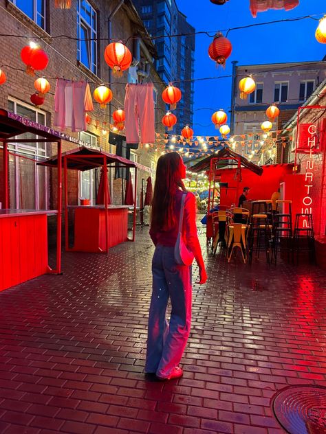 China Town London Aesthetic, China Town Photoshoot, China Town Photography, Chinatown Photoshoot, China Town Nyc, London Pictures Ideas, Uk Pics, China Town London, London Pics