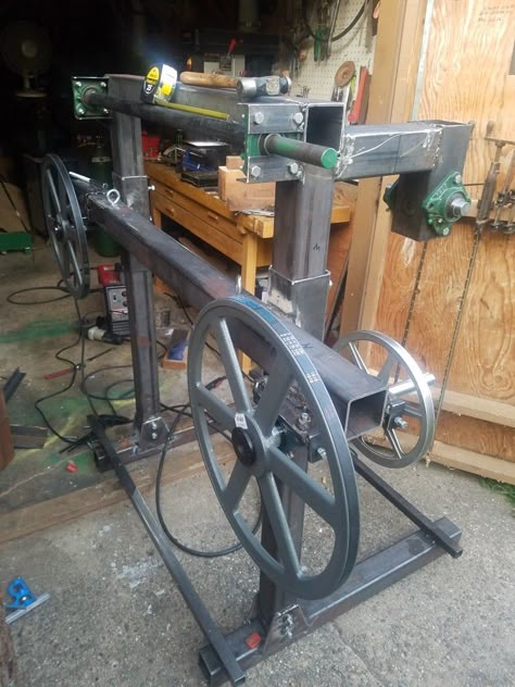 Saw Mill Diy, Homemade Chainsaw Mill, Chainsaw Mill Plans, Portable Chainsaw Mill, Homemade Bandsaw Mill, Diy Bandsaw, Portable Saw Mill, Bandsaw Mill, Chainsaw Mill