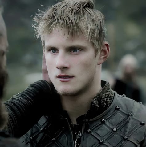 Men Faceclaims, Alexander Ludwig Vikings, Targaryen Men, Cato Hadley, Cato Hunger Games, Asoiaf Aesthetic, Vikings Series, Vikings Show, Viking Series