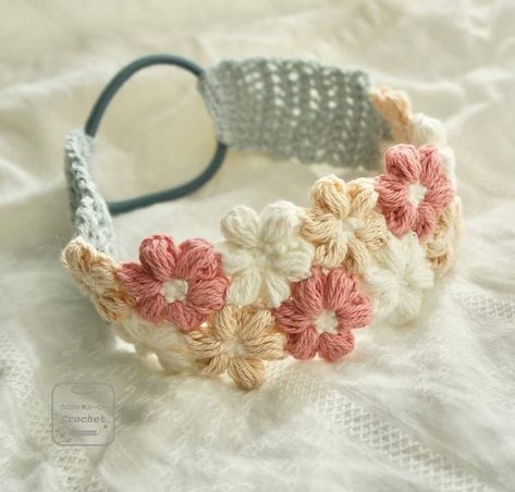 Crochet Bandana Pattern, Crochet Flower Headbands, Crochet Hair Clips, Crochet Jewelry Patterns, Crochet Hair Accessories, Easy Crochet Baby, Haken Baby, Crochet Handbags Patterns, Crochet Bracelet