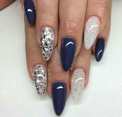 Navy blue and clear and silver mirror nails Blue And Silver Nails, White Gel Nails, Navy Nails, Navy Blue Nails, Silver Glitter Nails, Sharp Nails, Nagellack Trends, Mirror Nails, Blue Acrylic Nails