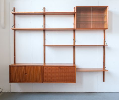 Listed on VNTG.com: Wall unit by Poul Cadovius, 1960s | #vntg #vintage Modular Cabinets, Teak Wall, Wall Systems, Wall Unit, Set Vintage, Wall Shelves, Vintage Design, Bookshelves, Vintage Designs