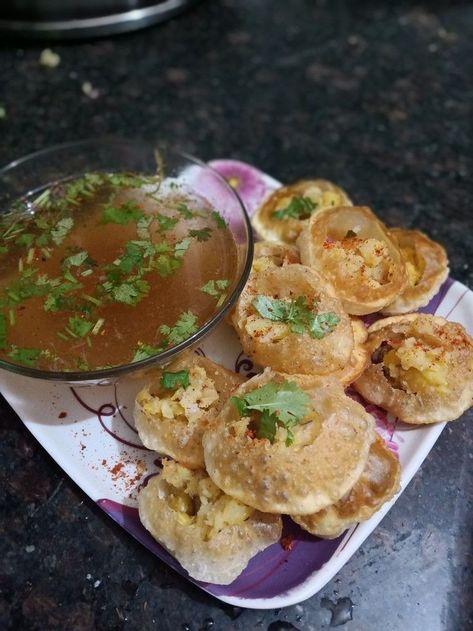 Golgappa Snap, Golgappa Photography, Panipuri Snapchat Story, Panipuri Snap, Pani Puri Snap, Golgappa Recipe, Friends Experience, Giant Pizza, Eating Food Funny