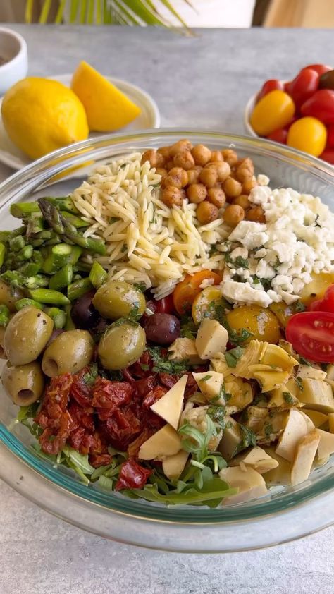 Vegan Food Recipes | Orzo Chickpea Arugula Salad🌿 By @janetsmunchmeals Recipe: Serves around 4 🌱🌿 1 cup uncooked orzo 1 15 oz. can chickpeas, drained and… | Instagram Orzo Chickpea, Cooking Chickpeas, Classy Food, Marinated Artichoke Hearts, Vegan Feta, Orzo Salad Recipes, Greek Olives, Arugula Salad, Agave Nectar