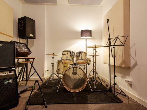 Music Rehearsal Room, Band Rehearsal Room, Zara Atelier, Music Studio Room Ideas, Room Recording Studio, Architecture Cake, Studio Room Ideas, Book Play, Practice Room