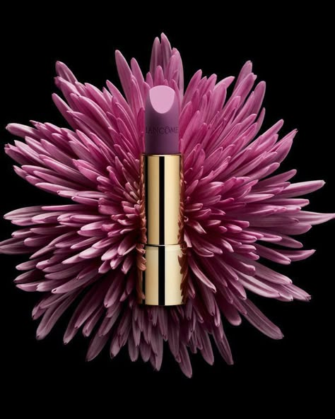 Lipstick Photography, Lancome Lipstick, Lipstick Ad, Burberry Beauty, Product Shooting, Buddha Art Drawing, Fashion Still Life, Products Photography, Beauty Spot