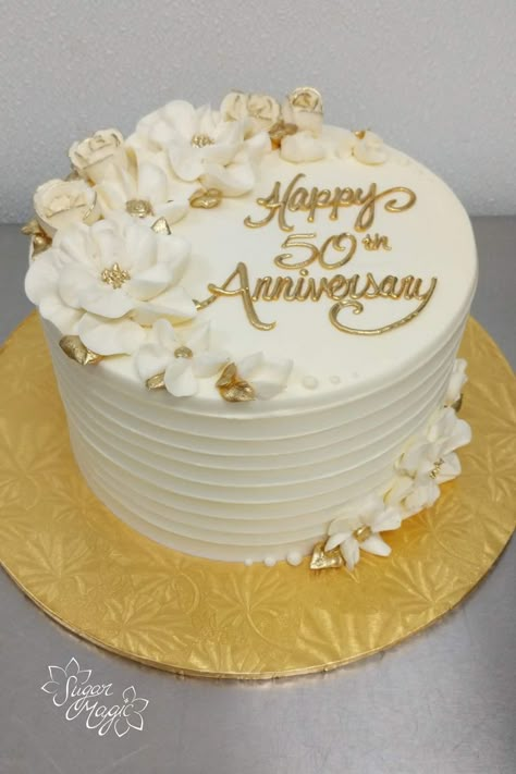 50th Wedding Anniversary Gold And White, 50th Birthday Cake White And Gold, 50th Anniversary Cakes Buttercream, 50th Anniversary Wedding Cakes, Gold Buttercream Flowers, Cake Design For Anniversary Simple, Decoration For 50th Anniversary, 50th Anniversary Floral Arrangements, White And Gold Buttercream Cake