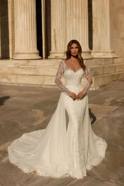 Evening Bridal Dress, White Wedding Dresses Long Sleeve, Long Sleeve Romantic Wedding Dress, Sleeves Added To Wedding Dress, Wedding Dresses Latina, Dreamy Wedding Dress Romantic, Sweetheart Wedding Dress With Sleeves, Rich Wedding Dress, Latina Wedding Dress