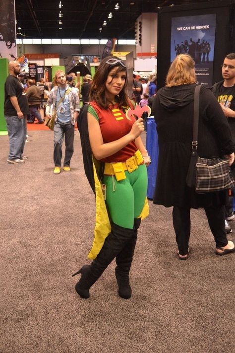 Female Joker Costume, Robin Ttg, Robin Girl, Gender Bend Cosplay, Female Robin, Robin Costume, Robin Cosplay, Dc Comics Cosplay, Superhero Cosplay