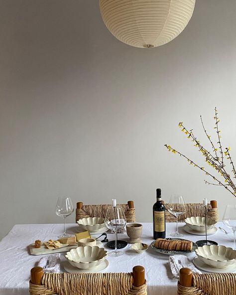 Aesthetic Table Setup Dinner, Minimalistic Table Setting, Christie Tyler, Never Been Happier, Minimal Streetwear, Diner Table, Simple Table Settings, Chianti Classico, Hosting Dinner