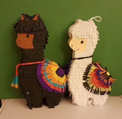 Mini llama piñatas Llama Pinata Diy, Lama Pinata, Llama Pinata, Pinata Stick, Llama Party, Piñata Ideas, Mini Pinatas, Diy Pinata, Llama Birthday