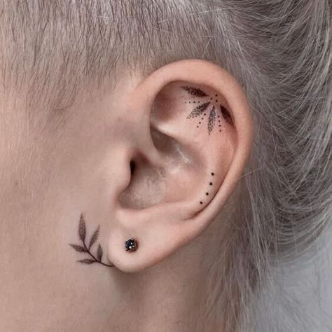 Tattoo Oreille, Inner Ear Tattoo, Ear Tats, Behind Ear Tattoos, Ear Tattoos, Handpoke Tattoo, Inner Ear, Inspiration Tattoos, Dainty Tattoos