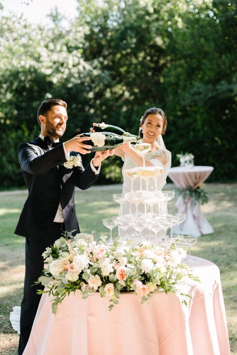 Champagne Tower Wedding, Weddings In France, Champagne Fountain, Pop The Bubbly, French Chateau Wedding, Champagne Tower, Wedding Activities, France Wedding, Guest Experience