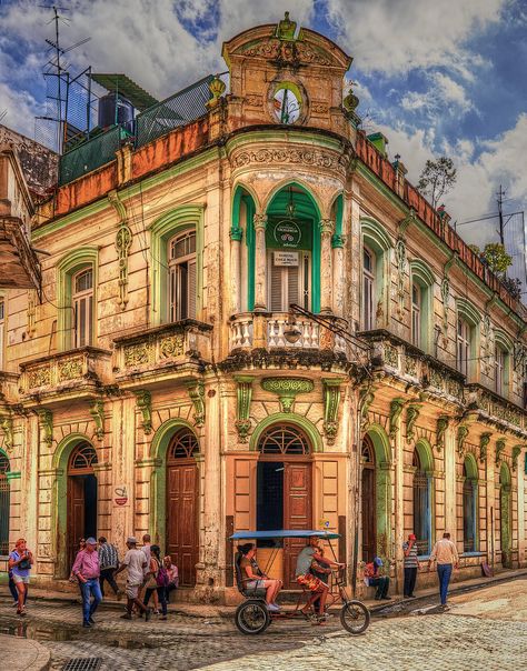 https://flic.kr/p/SJQi6w | Havana | Cuba Cuba Photoshoot, Cuba Decor, Cuba Architecture, Tropical Goth, Havanna Cuba, Cuban Architecture, Mexican Village, Old Havana Cuba, Cuba Art