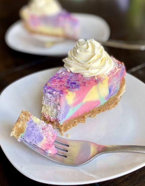 Decorated Cheesecake, Princess Cheesecake, Unicorn Pizza, Unicorn Cheesecake, Golden Oreo Crust, Cheesecakes Recipes, Rainbow Cheesecake, Easter Cheesecake, Rainbow Desserts