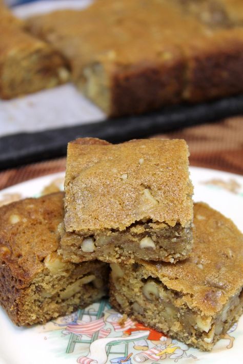 Love Trader Joe's maple walnut blondies? Now you can make them at home! Chewy blondies packed with walnuts and maple flavor Walnut Blondies, Chewy Blondies, Square Baking Pan, Maple Cookies, Walnut Brownies, Maple Walnut, Bar Cookies, Whoopie Pies, Trader Joe's