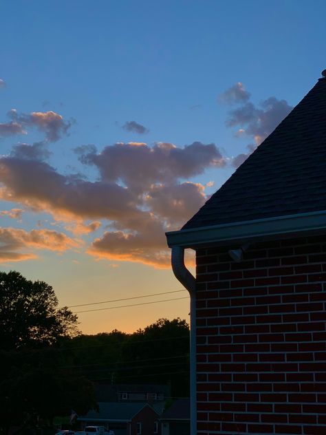 pennsylvanian sunset, aesthetic, brick house Small Town Sunset, My Town, Small Town, Small Towns, The Neighbourhood, Quick Saves