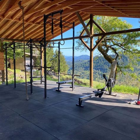 Home Gym Interior Design Ideas, Home Outdoor Gym, Garden Gym Ideas, Home Gym Interior Design, Gym Interior Design Ideas, Home Gym Interior, Home Gym Design Ideas, Gym Design Ideas, Crossfit Home Gym