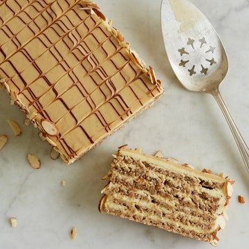 Vanilla Layer Cake, Epicurious Recipes, Hungarian Cake, Toasted Almonds, Cream Of Tartar, Confectioners Sugar, Slovakia, Layer Cake, Meringue