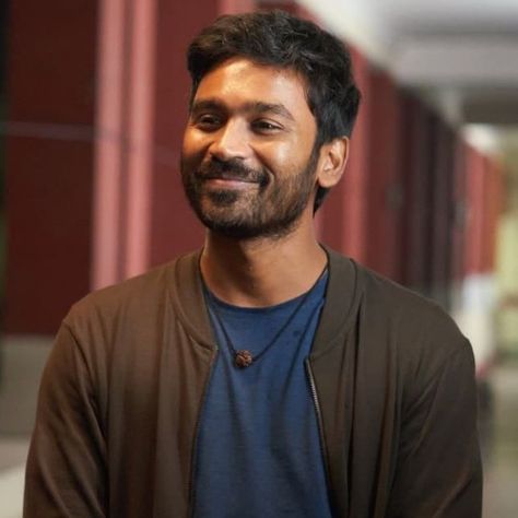 Dhanush Cute Pics, Atrangi Re Movie Images, Dhanush Pics Hd, Dhanush Hd Wallpaper, Dhanush Mass Images, Love Feeling Images, Tamil Actors, Smile Images, Actress Hairstyles