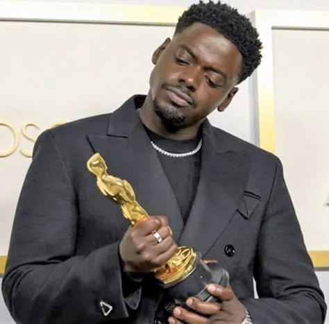 Judas And The Black Messiah, Daniel Kaluuya, Black Messiah, Black Actors, Black Celebrities, Best Supporting Actor, Attractive People, Black Boys, Film Serie