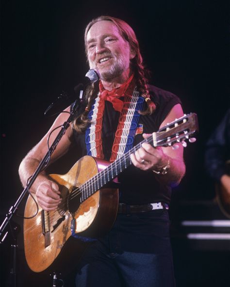 Trigger: The Life of Willie Nelson's Guitar – Texas Monthly Texas Music, Texas Monthly, Background Pics, Couple Costume, Outlaw Country, Roy Rogers, Willie Nelson, Country Artists, Interesting People