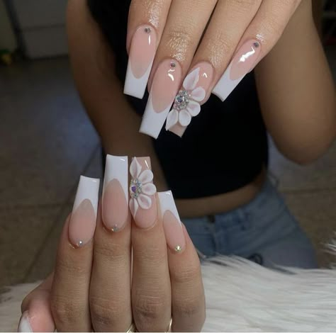 Quinceanera Nails, Nails Trend, Flowers Acrylic, Ombre Acrylic Nails, White Acrylic Nails, French Tip Acrylic Nails, Classic Nails, Long Acrylic Nails Coffin, Acrylic Nails Coffin Pink