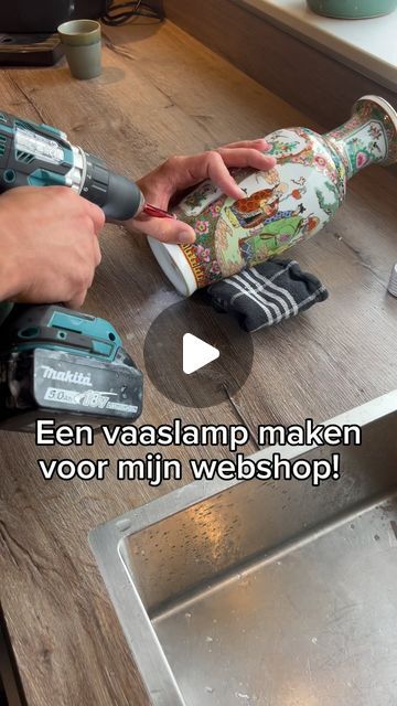 Webshop met trendy woonaccessoires on Instagram: "Even een kijkje in de keuken van @stylebyclariss !!🤩💞 Ik ben weer druk bezig met het maken van leuke vaaslampen voor mijn webshop! Ik laat jullie een klein stukje zien van het proces.   #woonaccessoires #wonenmetkleur #sfeervolwonen  #woondecoratie #interieur #chinesevaas  #tafellamp #hkliving  #interieuraccessoires #vtwonen #kleurrijkinterieur #wooninspiratie  #wonen #interieurinspiratie #woonkamer  #binnenkijken  #kleurrijkwonen #rtlwonen  #instawonen #mijnhuis #kleurrijkewoonaccessoires  #interieurdecoratie #interieurstyling #woonkamer  #woonaccessoires #wooninrichting #vtwonenbijmijthuis #vaaslamp #kringloop #vintage" Beginner Pottery, Bracelets Handmade Diy, Preschool Art Activities, Concrete Crafts, Home Diy Ideas, Home Diy Decor, Preschool Classroom, Christmas Ornament Crafts, Ornament Crafts