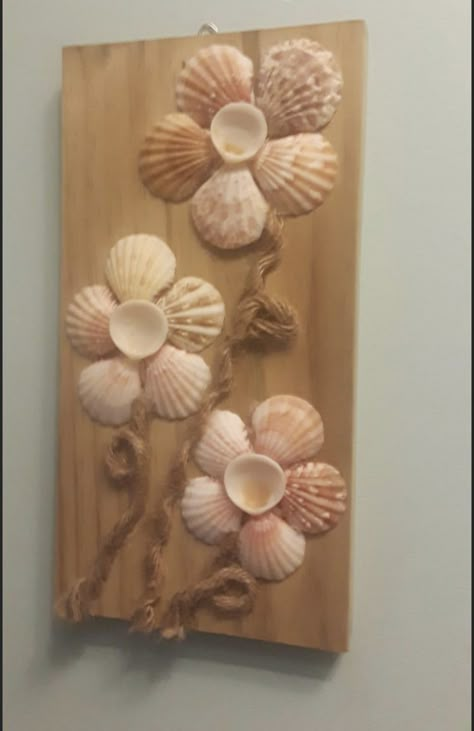 Crafting With Shells Diy Ideas, Sea Shell Crafts Diy Ideas, Diy Sea Shell Crafts Seashell Art, Shell Pictures Ideas Seashells, Crafts Using Seashells, Crafts To Do With Seashells, Sea Shell People, Cockle Shell Crafts, What To Do With Sea Shells