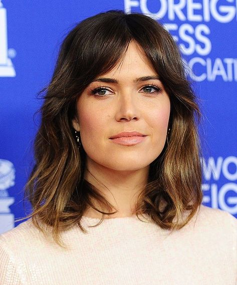 Mandy Moore Style, Mandy Moore Short Hair, Haircut Fringe, Mandy Moore Hair, Hairstyles Color Ideas, Midi Hair, Medium Bobs, Long Fine Hair, Long Angled Bob