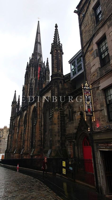 Edinburgh Aesthetic Wallpaper, Edinburgh Wallpaper, Dark Edinburgh Aesthetic, Edinburgh Background, Edinburgh Life Aesthetic, Edinburgh Aesthetic, Edinburgh Scotland Dark Academia, Academia Aesthetic Wallpaper, Edinburgh Photography