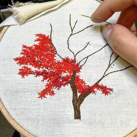 Sulaman Pita, Tree Embroidery, Crewel Embroidery Kits, Pola Sulam, Brazilian Embroidery, Silk Ribbon Embroidery, 자수 디자인, Crewel Embroidery, Hand Embroidery Stitches