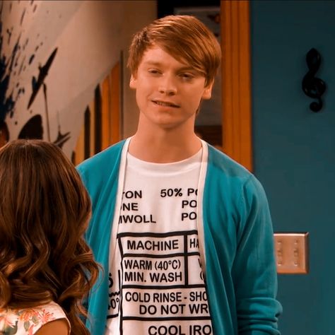 Dez From Austin And Ally, Dez Austin And Ally, Austin Y Ally, Austin E Ally, Calum Worthy, Family Music, Austin And Ally, Attractive People, Iconic Characters