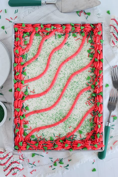 Your favorite Christmas-themed lunchbox treat is now a delicious sheet cake! Little Debbie Christmas Tree Cakes, Baking With Blondie, Little Debbie Christmas Tree, Christmas Truffles, Christmas Tree Cakes, Holiday Desserts Table, Sweet Nursery, Holiday Sprinkles, Little Debbie