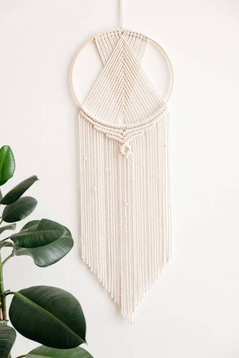 Macrame Wall Hanging Pattern Free, Simple Macrame Wall Hanging, Round Macrame Wall Hanging, Macrame Wall Hanging Ideas, Macrame Circle, Round Macrame, Macrame Wall Hanger, Macrame Rings, Macrame Headboard