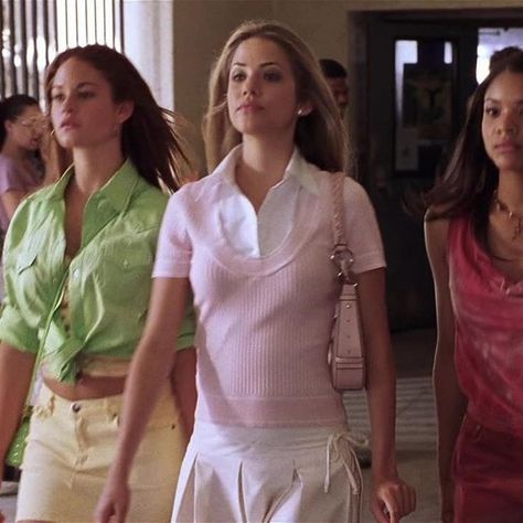 Look 80s, Cinderella Story, A Cinderella Story, Early 2000s Fashion, Teen Movies, 2000s Aesthetic, Legally Blonde, Movies Outfit, 2000s Fashion Outfits