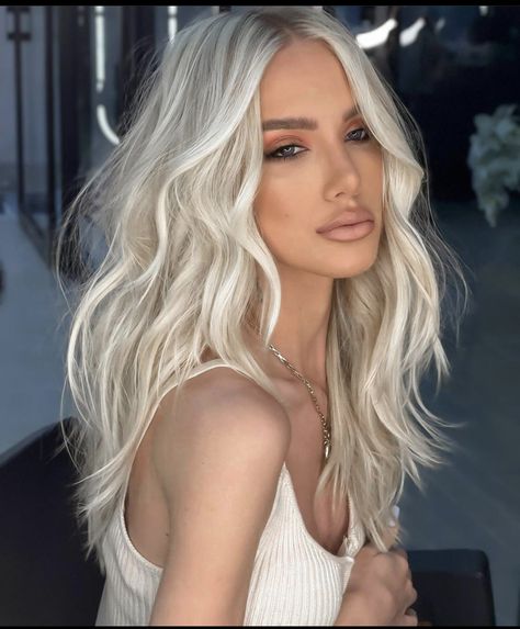 Blonde To Brown Transformation, Ice Blonde Hair, Bright Blonde Hair, Summer Blonde Hair, Platinum Blonde Hair Color, Silver Blonde Hair, Icy Blonde Hair, Balayage Blonde, Silver Blonde