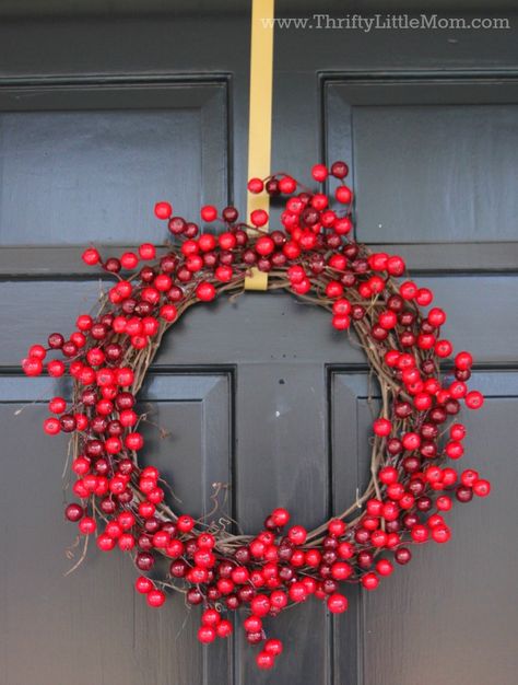 Make a Winter Berry Wreath in 15 Minutes for $15 » Thrifty Little Mom Diy Winter Wreaths, Holiday Wreath Craft, Pip Berry Wreath, Classic Holiday Decor, Winter Wreath Diy, Diy Christmas Wreath, Window Wreath, Winter Berry, Winter Wreaths