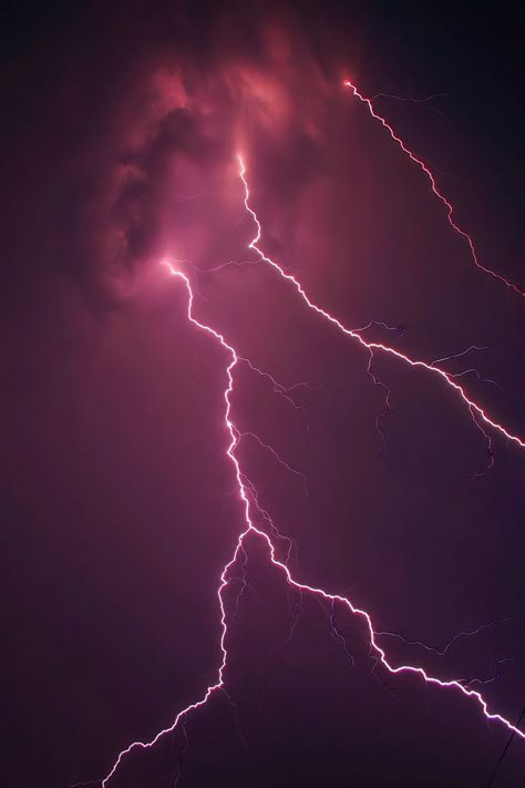 Pink Lightning Bolt Wallpaper, Lightning Photos, Pink Clouds Wallpaper, Pretty Scenery, Pink Lightning, Thunder And Lightning, Live Wallpaper Iphone, Cloud Wallpaper, Beautiful Wallpapers Backgrounds