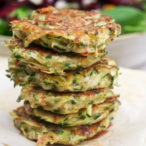 Zucchini Fritters Zucchini Patties, Easy Zucchini, Zucchini Fritters, Low Fodmap Recipes, Yellow Squash, Fodmap Recipes, Squash Recipes, Zucchini Recipes, Veggie Dishes