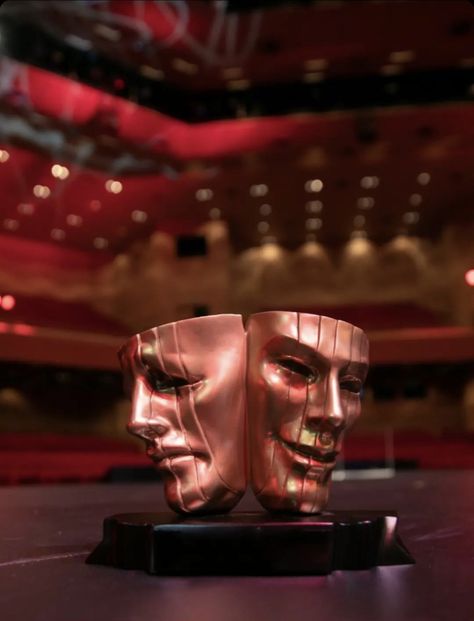 Theatre Masks Aesthetic, Theatre Symbol, Theater Aesthetic, Theatre Aesthetic, Comedy Theatre, Theatre Photography, Theatre Scene, Mask Aesthetic, Theatre Masks