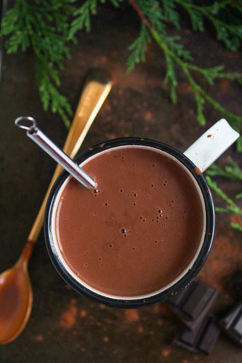 Coconut Milk Peppermint Hot Chocolate - my go to winter drink made with full fat coconut milk and natural sweeteners with a touch of peppermint extract. Rich, creamy, and completely dairy free! Make it as is or play around with your own flavorings. Southern Discourse, Peppermint Extract, Winter Drink, Peppermint Hot Chocolate, Mocha Coffee, Peppermint Mocha, Winter Drinks, Hot Chocolate Recipes, Coffee Creamer