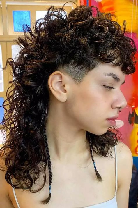 Undercut Curly Hair, Undercut Long Hair, Undercut Women, Violet Hair, Curly Mullet, Hair Inspiration Short, Short Curly Haircuts, Punk Hair, Haircuts For Curly Hair